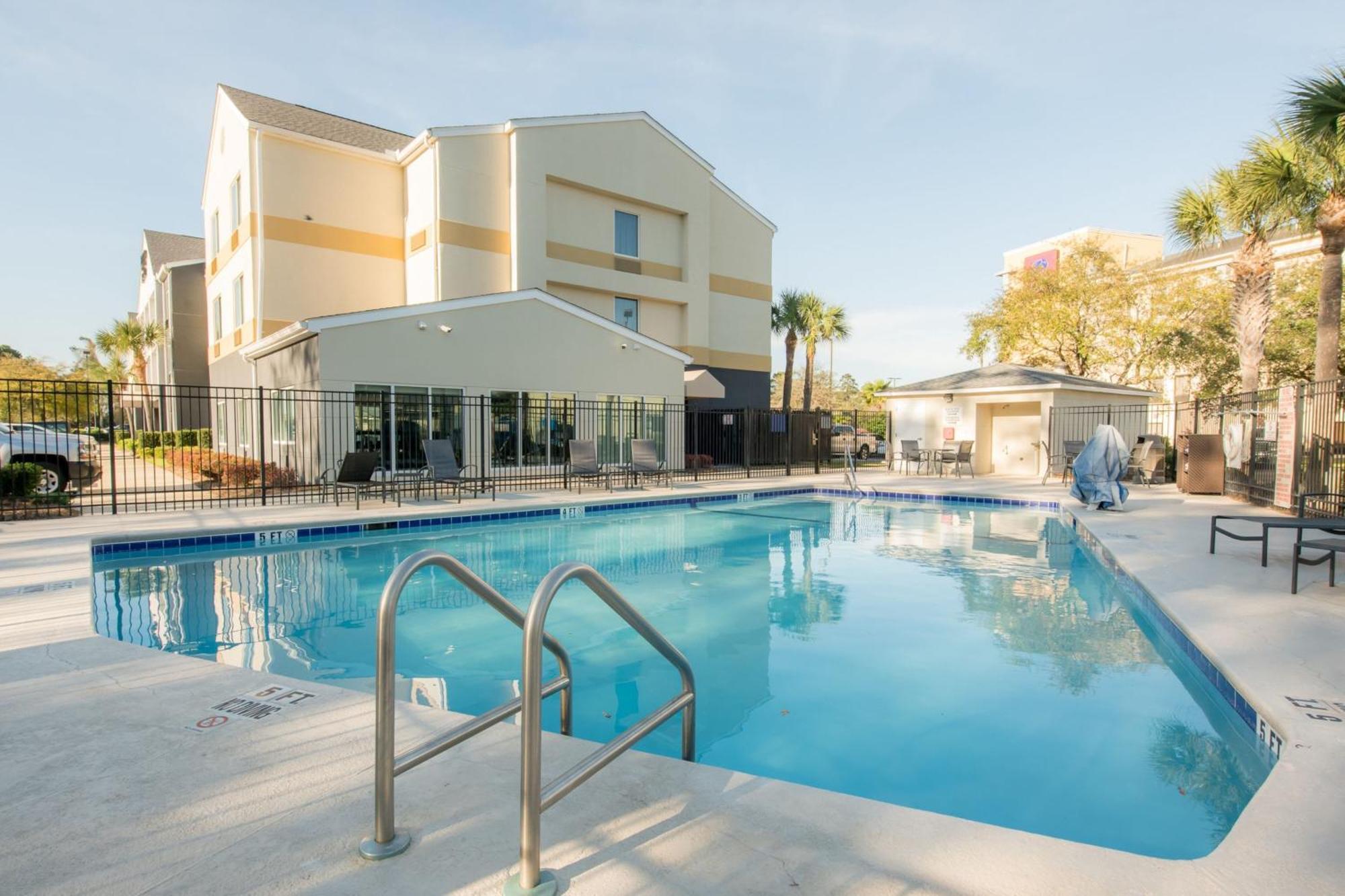Fairfield Inn Suites Brunswick Extérieur photo